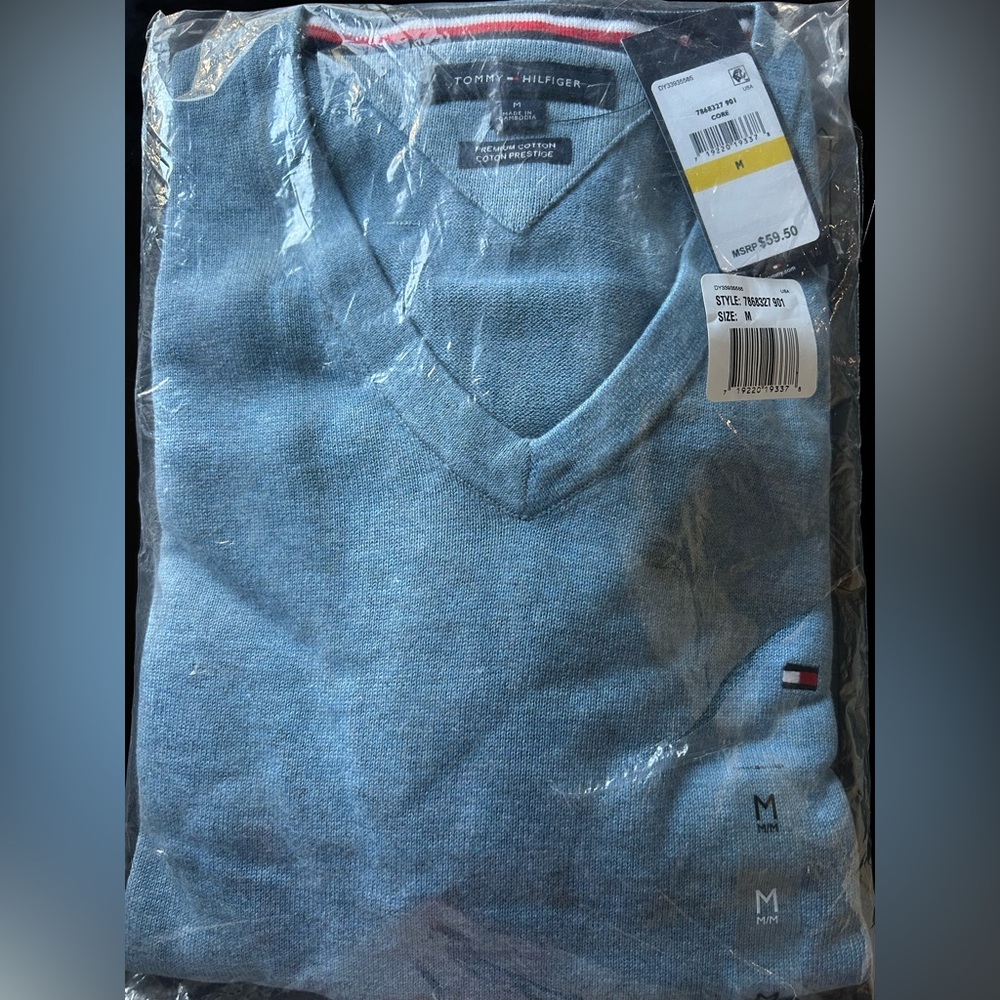 Tommy Hilfiger Men's Essential Long Sleeve Cotton V-Neck Pullover Sweater